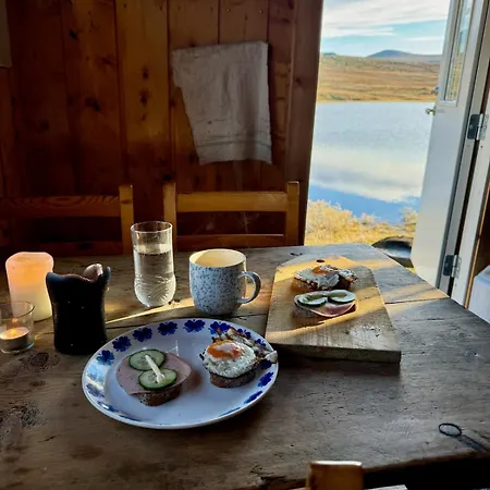 Hyggelig Fiskebu Ved Langrumpa Fiskevann Venabygd